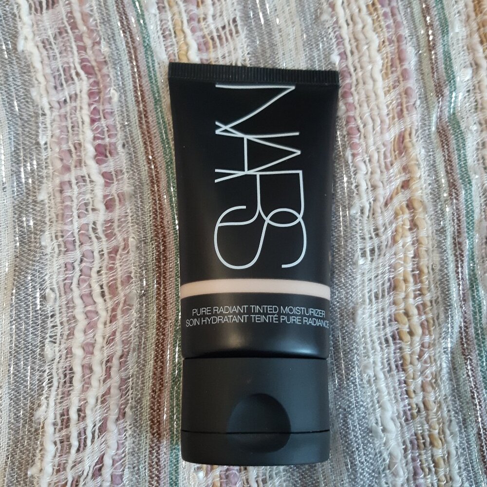 COPY - NARS Pure Radiant Tinted Moisturizer shade Gotland